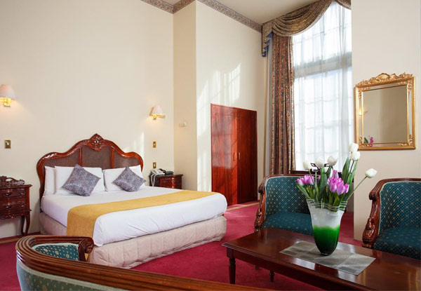 One-Night Hamilton Midweek Stay in a Superior Room for Two incl. Late Checkout, Parking & WiFi