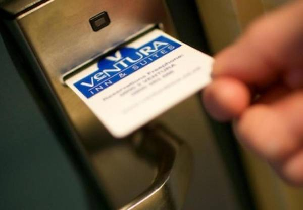 One-Night Stay at Ventura Inn & Suites Hamilton for Two People incl. Breakfast - Option for Standard Studio & Standard Suite