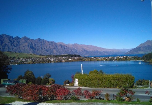 One-Night Queenstown Getaway for Two in a King Studio Unit with Stunning Views of Lake Wakatipu & Mountains incl. Late Checkout, Free Parking & WiFi - Option For Twin Unit for up to Three People & for Two or Three Nights