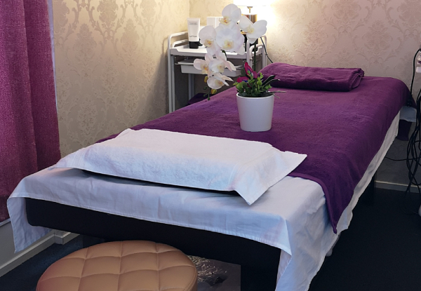 60-Minute Full-Body Essential Oil Massage or 90-Miinute Pamper Package