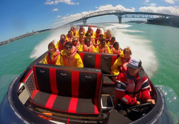 16-Person Exclusive Return Jet Boat Trip From Auckland to The Riverhead Tavern