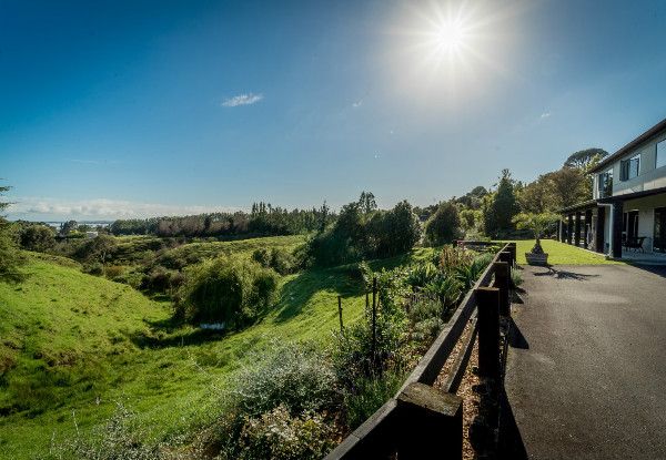 One-Night or Two-Night Stay in the Bay of Plenty Countryside - Option for Weekday or Weekend in a Queen or Super King Room