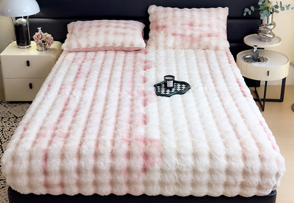 Plush Fitted Sheet incl. Two Pillowcases - Available in Four Colours & Three Sizes