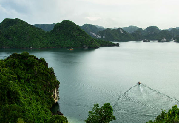 10-Day Per-Person Twin-Share South to North of Vietnam Tour incl. Accommodation, Transfers, Meals as Indicated & More - Options for Four & Five Stars Available