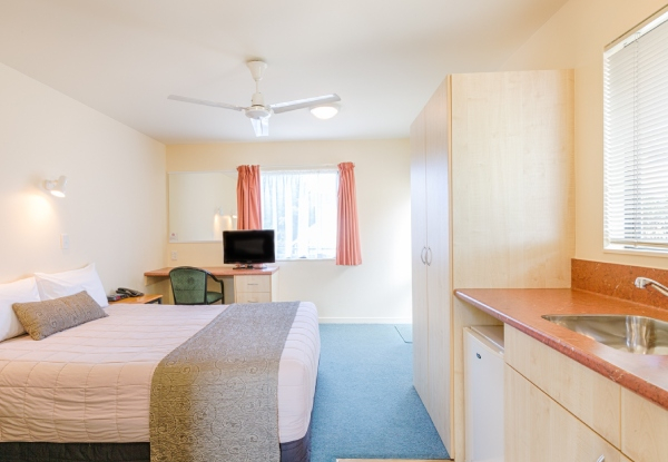 One-Night Stay for Two People in a Superior Studio in Palmerston North incl. Continental Breakfast  - Option for Two Nights