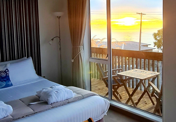Kaka Point Luxury Spa Stay for Two People incl. Late Checkout & Continental Breakfast - Option for Two or Three-Night Stay
