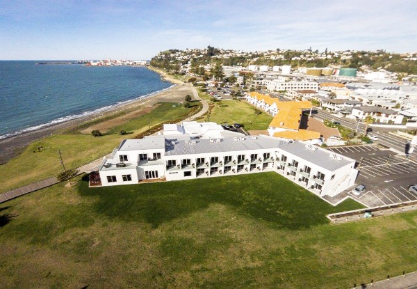 One-Night Waterfront Stay in Napier for Two People - Options for Two or Three Nights