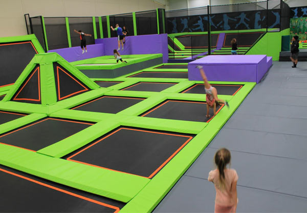 60-Minute Tramp Park Entry incl. Non-Slip Socks - Valid at Hutt Park & Newtown