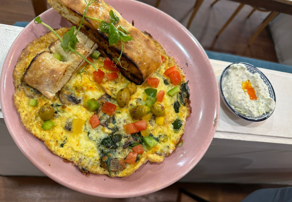 Two Breakfast Mains for Two in Mission Bay - Option for Four People - Valid Monday to Friday