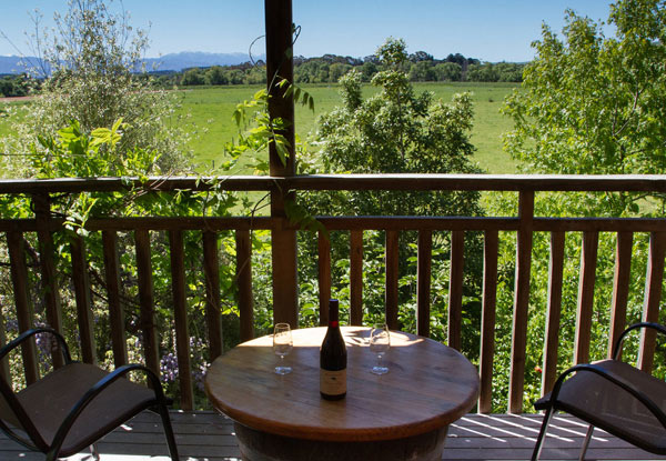 Two Nights for Two People in an Ensuite Studio Villa incl. Breakfast, Wine Tasting & Late Checkout