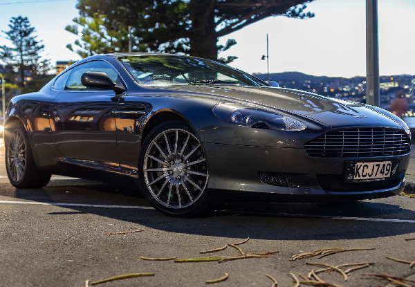 15-Minute Bond Experience for One Person in an Aston Martin DB9
