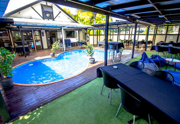 Auckland Suburban Escape for Two incl. Studio Room, Breakfast, Late Check-Out, Car Park, WiFi, 10% off Additional F&B & Your Next Stay