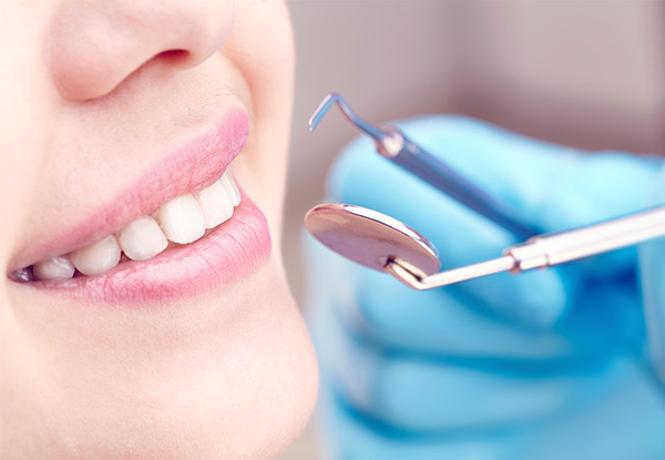 60-Minute Dental Service incl. X-Rays, Scale & Polish - Valid Thursday & Saturday