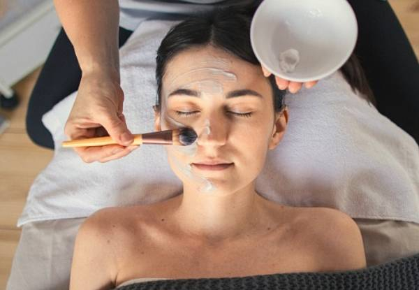 90-Minute Premium Pamper Package incl. Tailored Facial, Aromatherapy Massage & Back Scrub