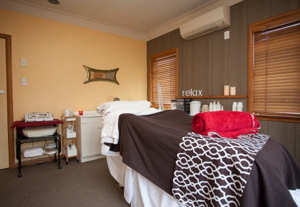 90-Minute Relaxing Pamper Package incl. Foot Soak, Full Body Massage, Love Your Skin Facial & Scalp Massage