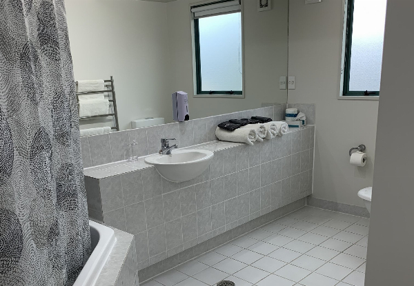 One-Night Nelson Stay for Two People at Tuscany Gardens Motor Lodge incl. Early Check-In & Late Checkout - Option for Two Nights