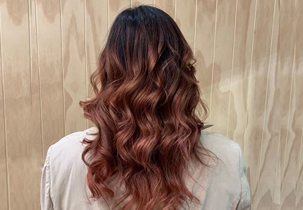 Balayage Package for One Person incl. Toner, Blow Wave, Styling, GHD Curls, Olaplex Treatment, Hair Cut & Style Finish - Option to incl. Restyle for Extra Person